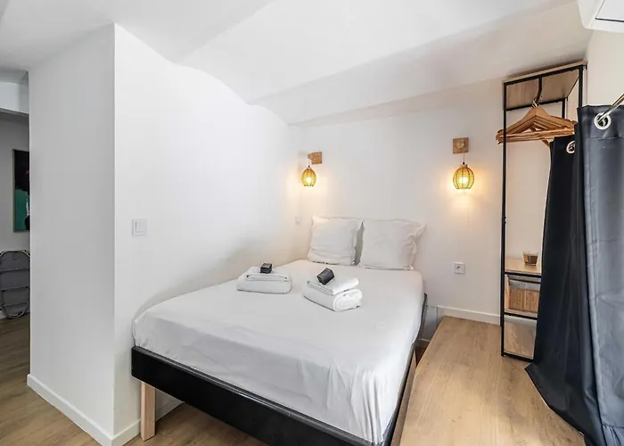 Апартаменты Modern A C 2br 8p -