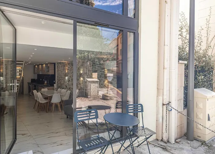 Modern A C 2br 8p - * Cannes